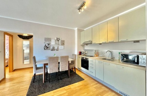 Przno Apartment | Sunset Poolside Retreat BlueH