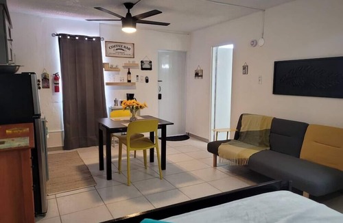 Levittown Apartment | Sunset Private Studio