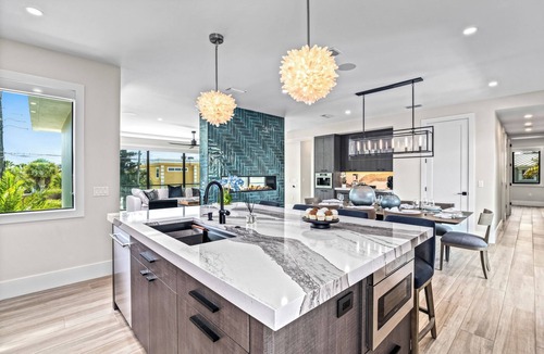 Anna Maria House | Sunset Reflections | LUXURY Home, Private Pool, Spa, Rooftop, Game Room, and MORE!