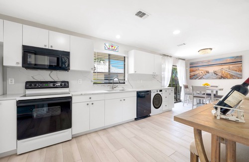 Englewood House | Sunset Rendezvous Beach Condo Upper Unit #241 Manasota Key