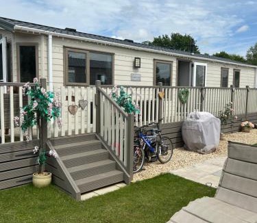 Crowle Resort | Sunset retreat
