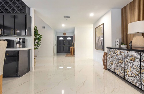 Sunset House | Sunset Retreat - Spacious 5-bedroom house with POOL in awesome Miami