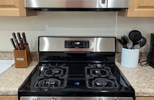 Ste Genevieve House | Sunset Ridge - Peaceful 3-bedroom house with WiFi and AC w/room for your horses