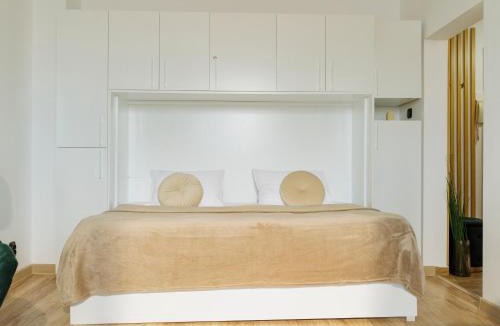 Sector 3 Apartment | Sunset Rooftop Apartment Near Baba Novac
