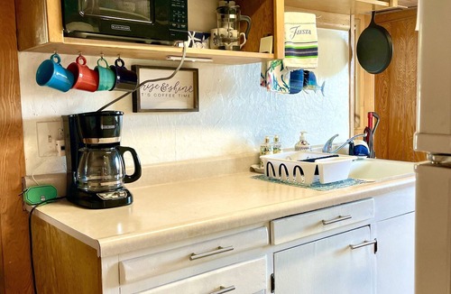 Oceanside House | Sunset Serenade . Oceanview Home with Rustic Charm Walk to Beach