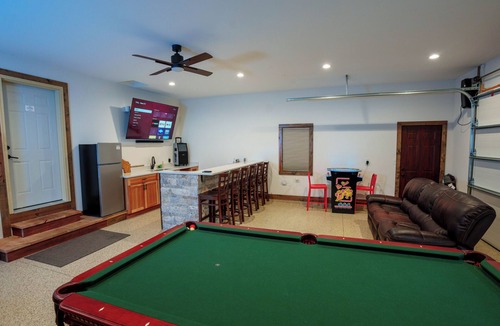 New Lisbon House | Sunset Shore: Private Beach; Garage Bar; Near WI Dells; King Beds, Massage Chair