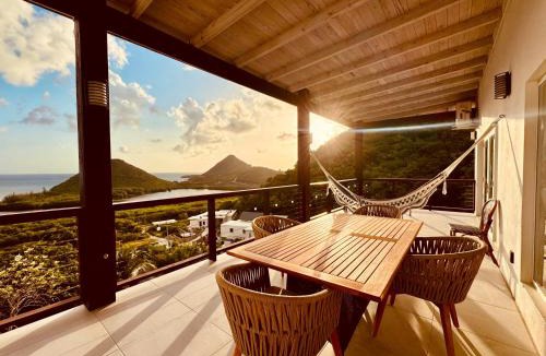 Jennings Villa | Sunset Sol - 3 Bedroom Breathtaking Ocean Views near Hermitage Bay