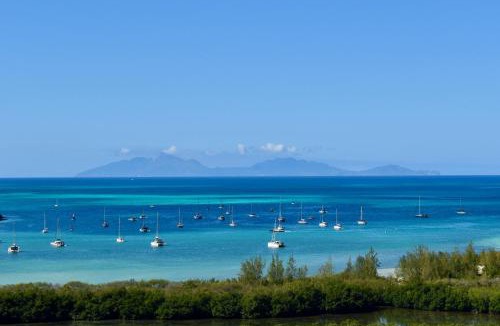 Jennings Villa | Sunset Sol - 3 Bedroom Breathtaking Ocean Views near Hermitage Bay