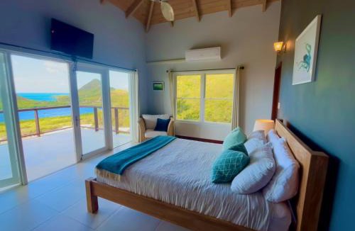 Jennings Villa | Sunset Sol - 3 Bedroom Breathtaking Ocean Views near Hermitage Bay