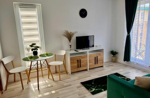 Stefanestii de Jos Apartment | SunSet Studio by Cosmopolis