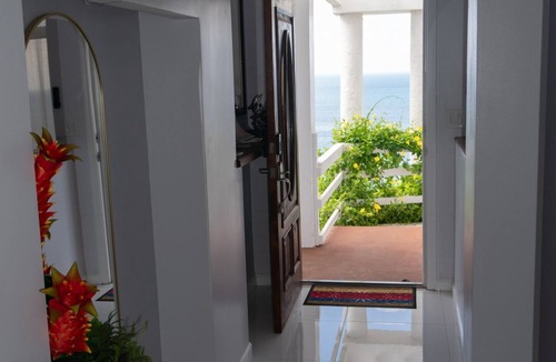 Estate Bakkero Condo | Sunset Suite: 1BR, 1BA Oasis View