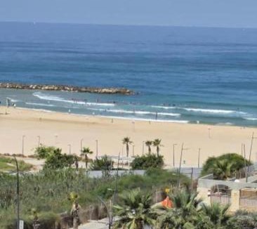Ashkelon Apartment | Sunset suite - step from the beach