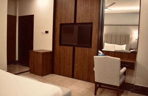 D.H.A. Hotel | Sunset Suites