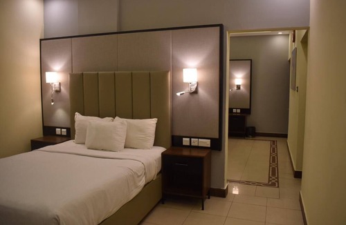 D.H.A. Hotel | Sunset Suites