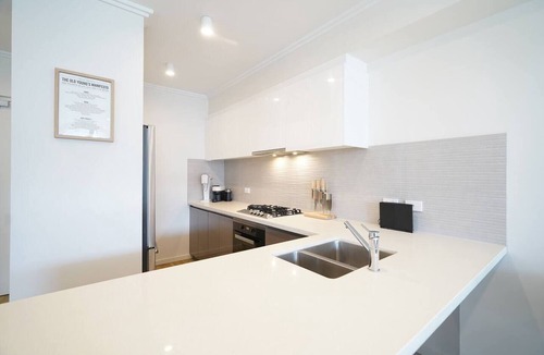 Scarborough Apartment | Sunset Summit :Super stylish w/Ocean views