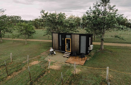 Lovedale Apartment | Sunset Tiny House at Bluebush Estate 1 by Tiny Away