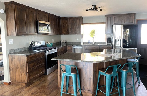 Isle House | Sunset View Getaway-Mille Lacs 3 Bedroom Home