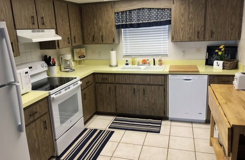 Grove City Cottage | Sunset View on Lemon Bay - Duplex property- Starfish Cottage. A couples get away
