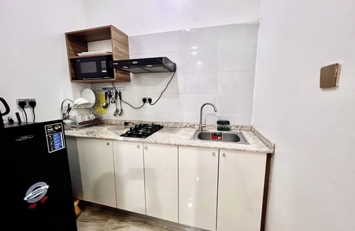 Utako Apartment | SUNSET VIEW PENTHOUSE CONDO at UTAKO ABUJA. 24hrs LIT with AC, WIFI & KITCHEN