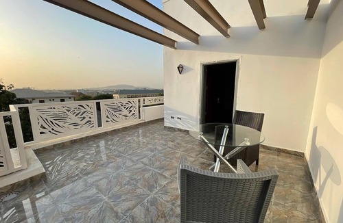 Utako Apartment | SUNSET VIEW PENTHOUSE CONDO at UTAKO ABUJA. 24hrs LIT with AC, WIFI & KITCHEN