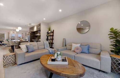 Northeast Condo | Sunset views & contemporary comforts minutes from food & fun in Northeast DC!
