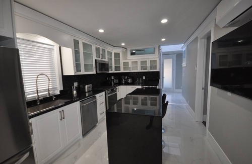 Sunset Apartment | Sunset Views Luxury 4 Bedroom Castle Home
