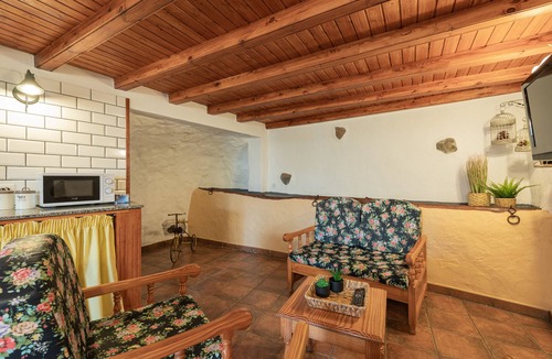 La Concepcion House | Sunset Views Terrace 2BR Cave House - Parking