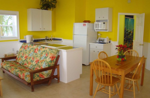 Marathon Villa | Sunset Villas - Affordable Open Waterfront Accommodations with Dockage & Ramp