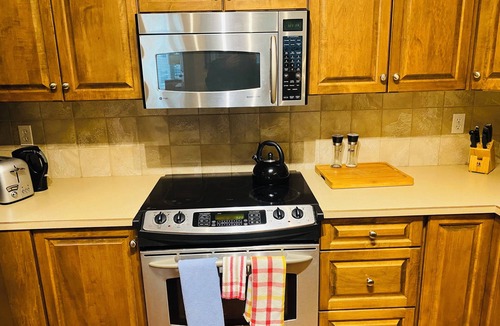 North End Condo | Sunset Waterfront Resort 4. Luxury Lakeside, Lakeview 2 bed/2 bath Kelowna Condo