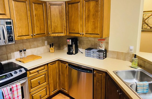 North End Condo | Sunset Waterfront Resort 4. Luxury Lakeside, Lakeview 2 bed/2 bath Kelowna Condo