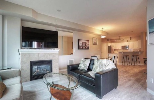 North End Condo | Sunset Waterfront Resort by DKRA
