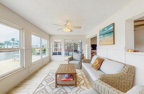 Spring Hill House | Sunsets and Dolphins