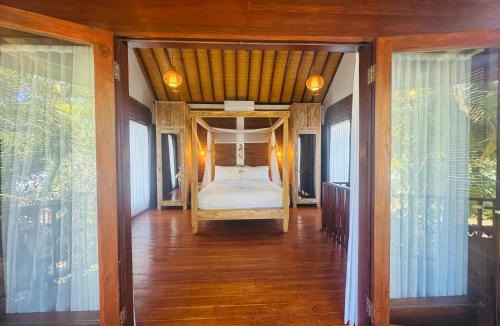 Mendoyo House | Sunsets at Sumbul