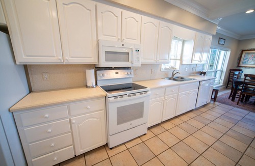 Plantation House | Sunshine & Savings 20% OFF! BEACHFRONT, 5BR/4.5BA, Sleeps 22, Elevator