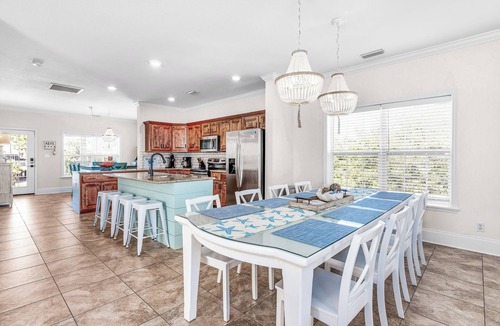 St. George Island House | Sunshine & Savings 20% OFF! Family-Friendly w/Private Pool, Gulf Views