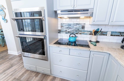 East End House | Sunshine & Savings 20% OFF! Beach Retreat, Easy Beach Access
