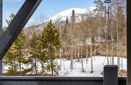 Wildernest Apartment | Sunshine & Snowfall