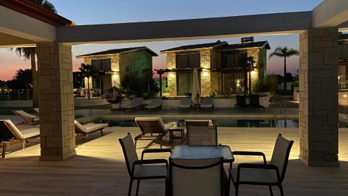 Kallithea Villa | Sunshine Villa: Getaway in Kallithea