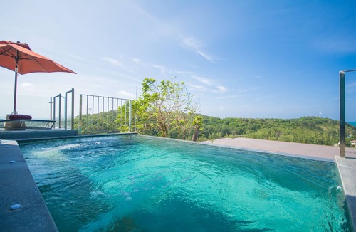 Nai Harn Hotel | Sunsuri Villas