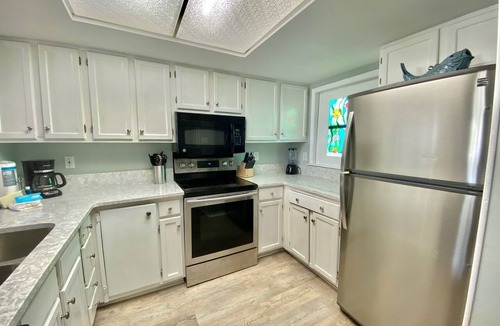 Orange Beach Condo | Sunswept 202 2/2 Orange Beach* Gulf Front Views for Days!