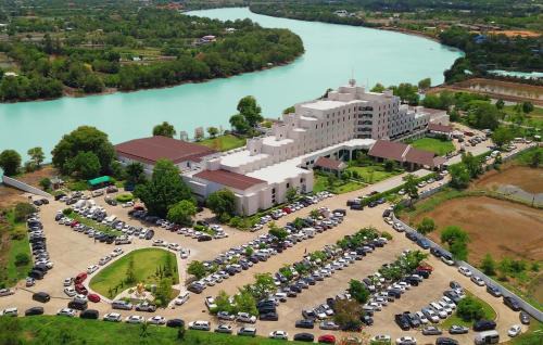 Chachoengsao Hotel | Suntara Wellness Resort & Hotel