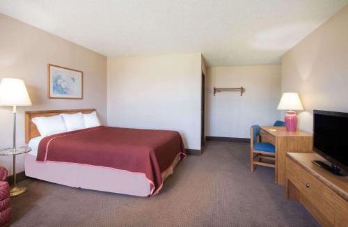 Abilene Hotel | Super 8 by Wyndham Abilene KS
