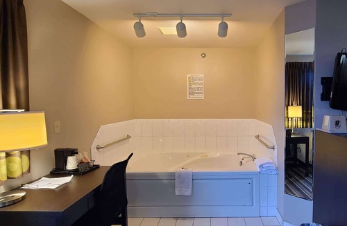 Brookings Hotel | Super 8 by Wyndham Brookings