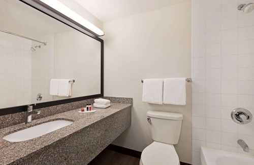 Southwest Calgary Hotel | Super 8 by Wyndham Calgary Shawnessy Area