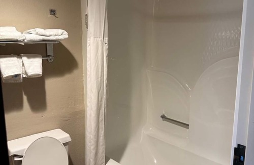 Scotland Hotel | Super 8 by Wyndham Chambersburg I-81