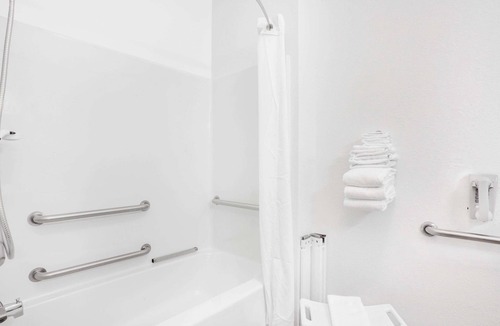 Cobleskill Hotel | Super 8 by Wyndham Cobleskill NY