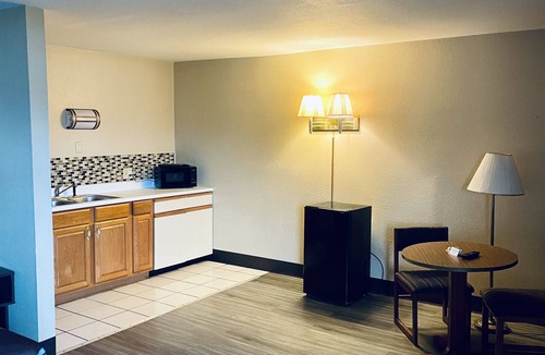 Corbin Hotel | Super 8 by Wyndham Corbin/London KY