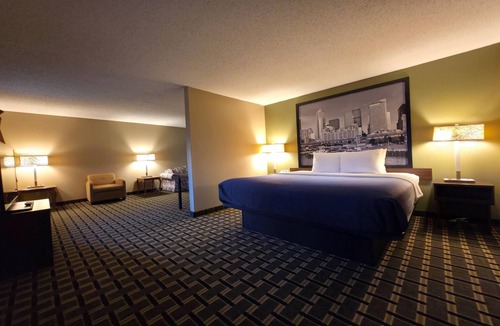 Coshocton Hotel | Super 8 by Wyndham Coshocton Roscoe Village
