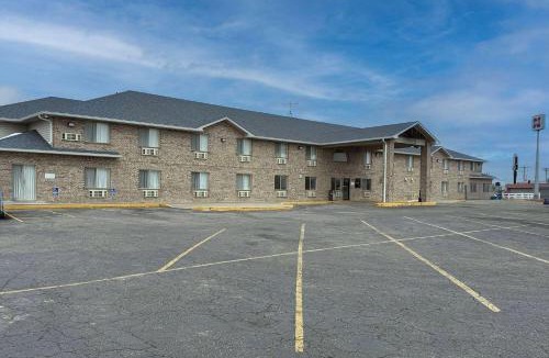 Cozad Hotel | Super 8 by Wyndham Cozad