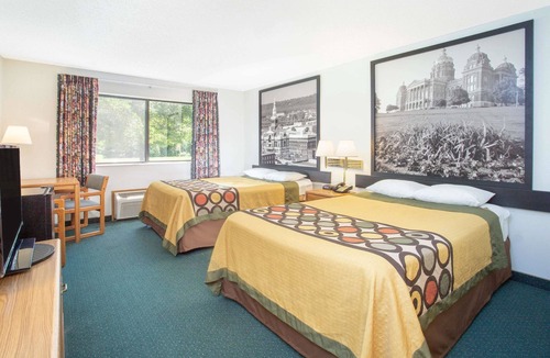 De Witt Hotel | Super 8 by Wyndham Dewitt